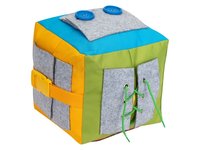 Motorická kostka s různými druhy zapínání a kapsami na překvapení