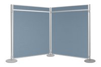 Sestava dvou textilních paravánů s lištou na nohách