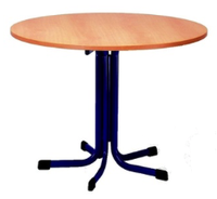 Stůl s centrální pětiramennou nohou